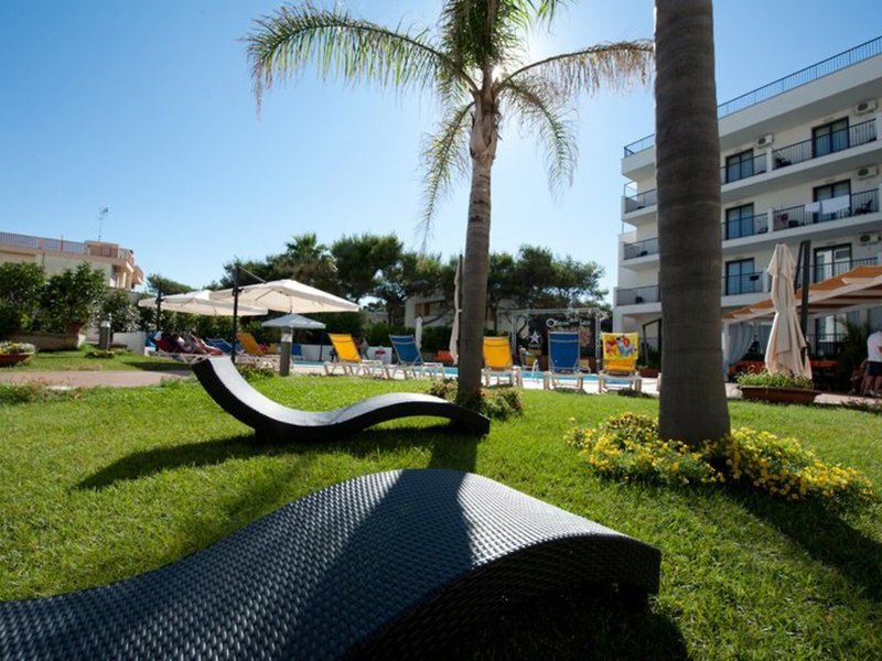 Ticho's Hotel 1