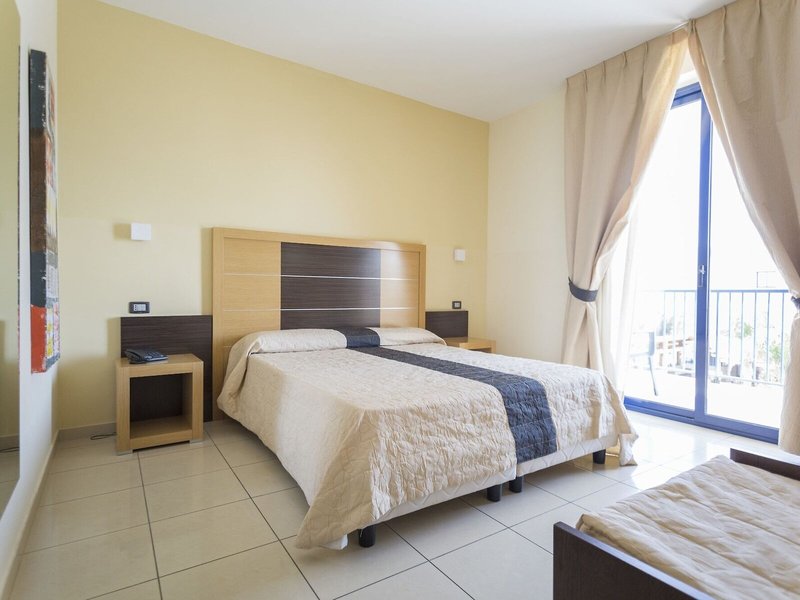 Ticho's Hotel 20