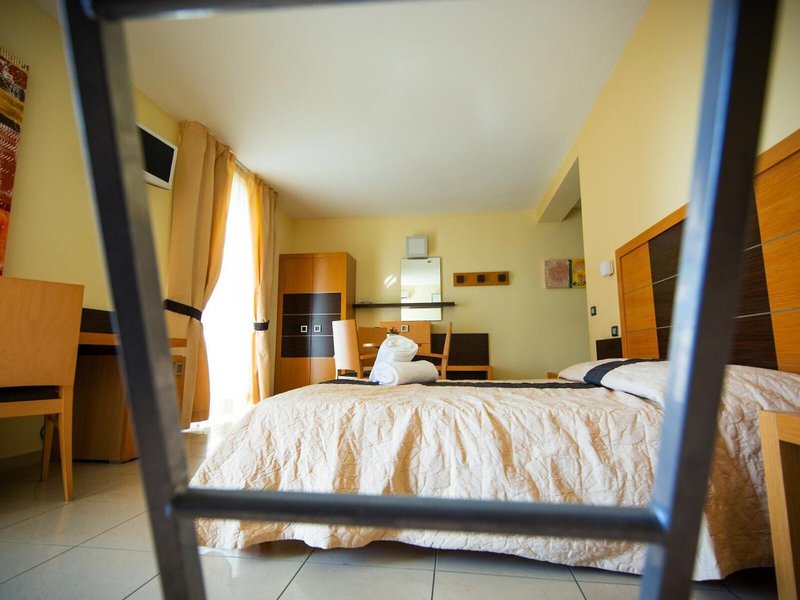 Ticho's Hotel 23