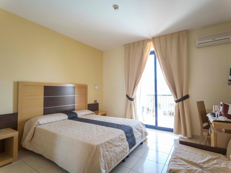 Ticho's Hotel 25