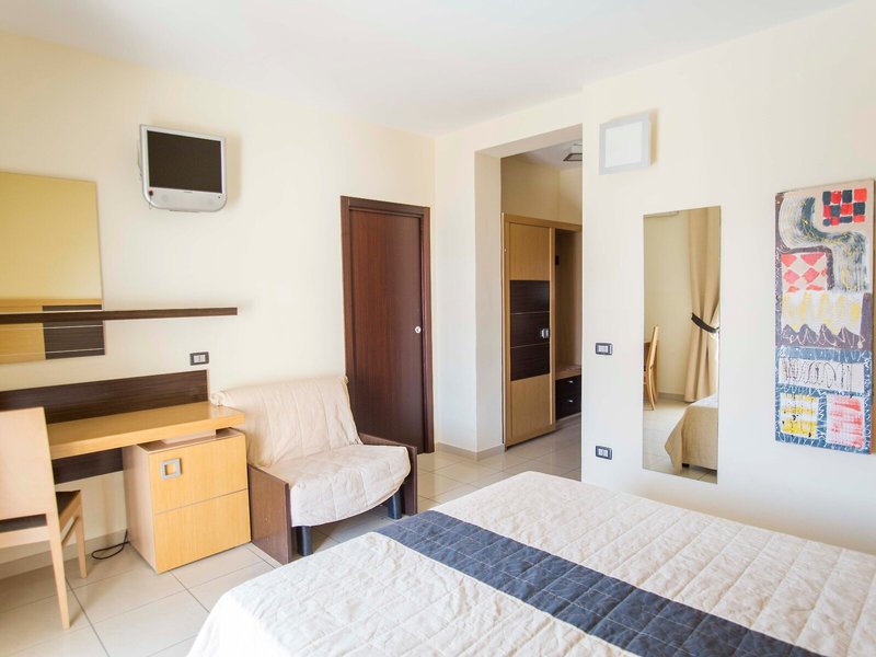 Ticho's Hotel 36