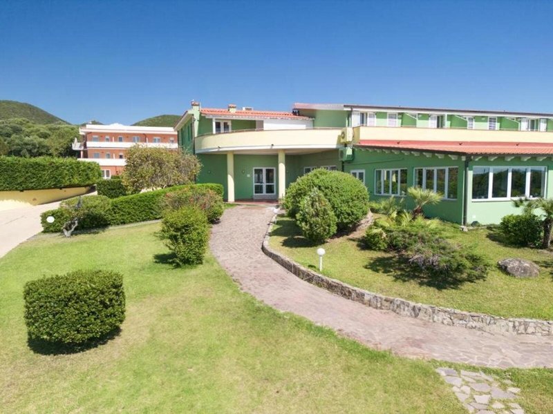 Lu Hotel Porto Pino 3*