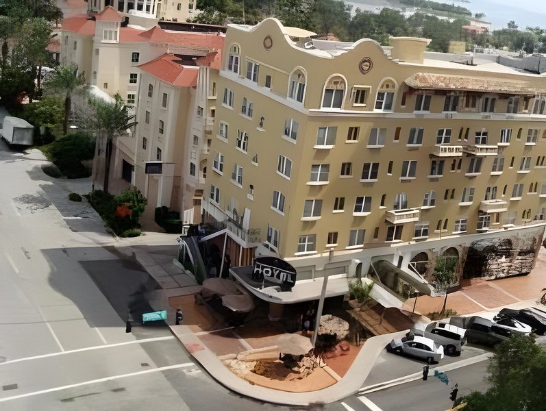 Ponce De Leon Hotel