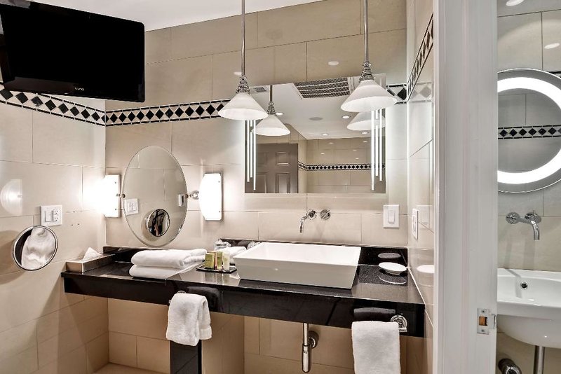 The Cincinnatian Hotel, Curio Collection by Hilton 5