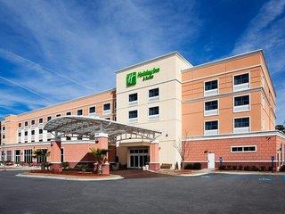Holiday Inn Hotel & Suites Beaufort @ Highway 21