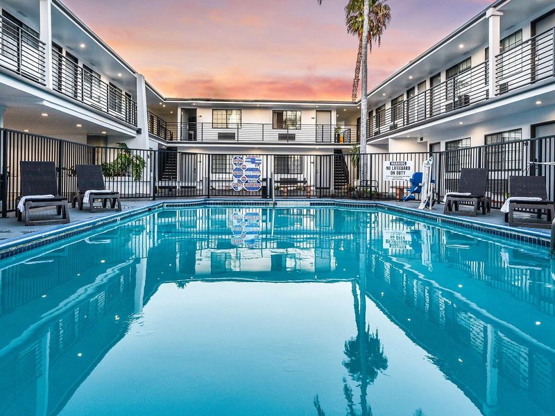 SureStay Collection By Best Western Sunset West Hotel 6