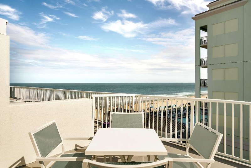 DoubleTree by Hilton Ocean City Oceanfront 5