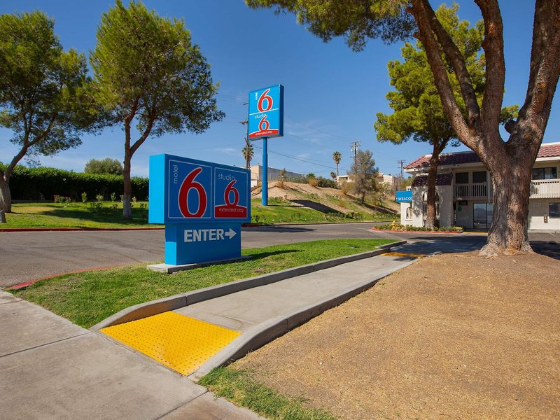 Motel 6 Barstow 1