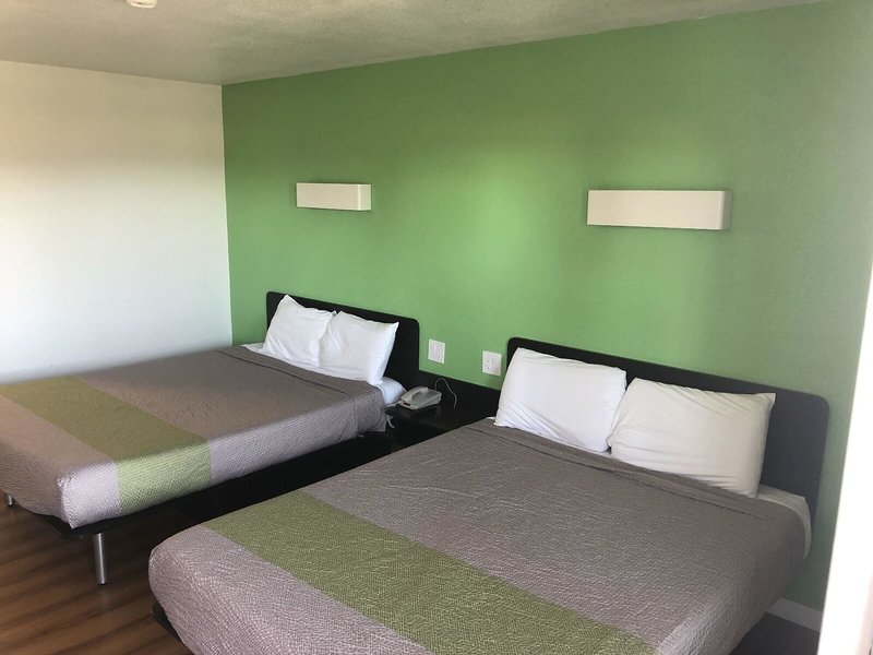 Motel 6 Barstow 10