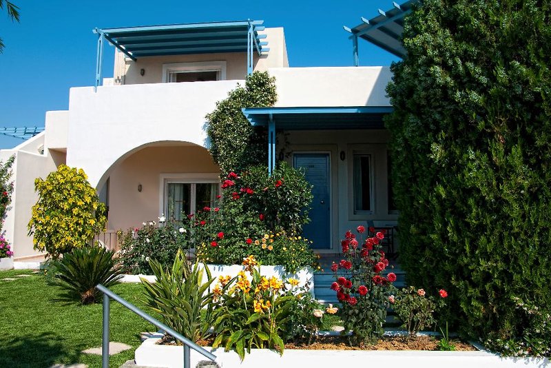 Papadakis 2 - Exterior