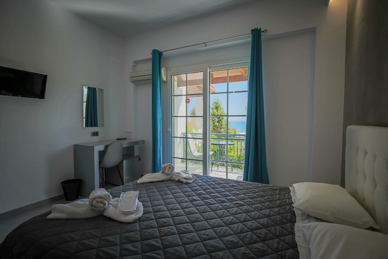 Paradise Hotel 3