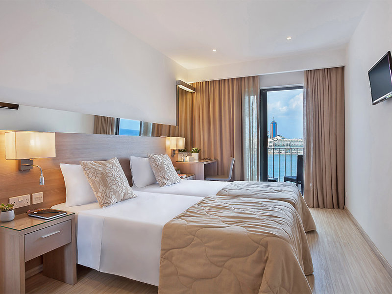 Plaza Hotel & Plaza Regency 2