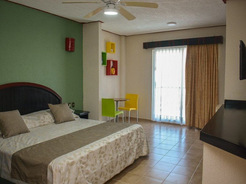 Suites Los Arcos 8