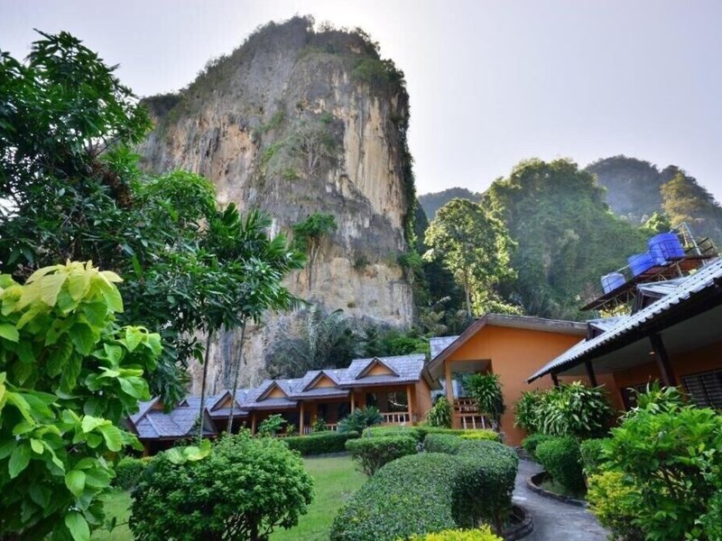 Diamond Cave Resort