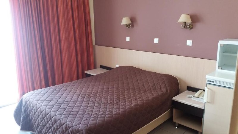 Paritsa Hotel 4