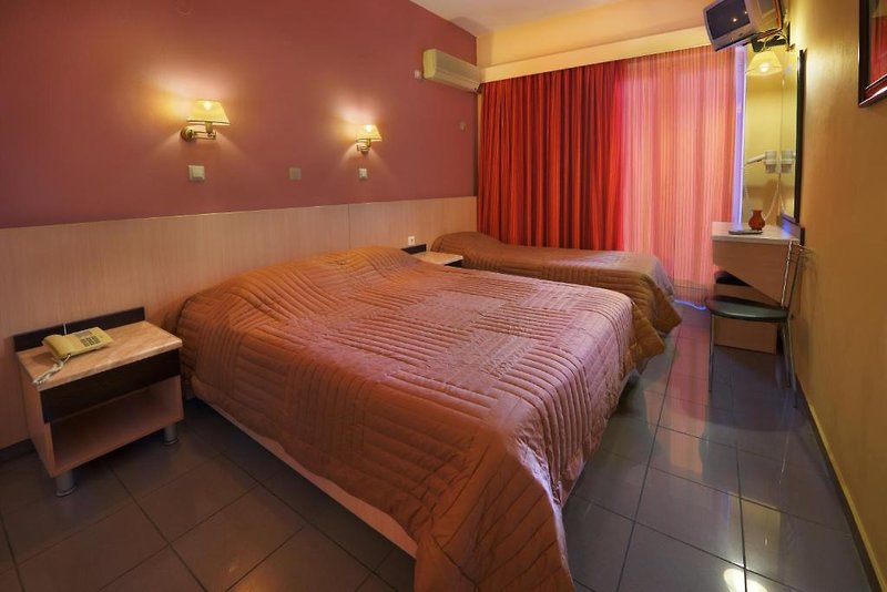 Paritsa Hotel 8
