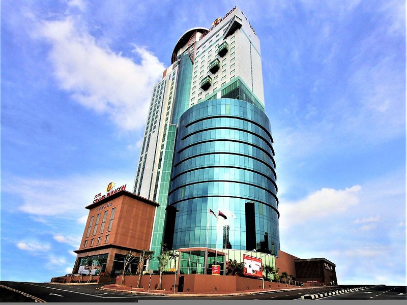Grand Paragon 2