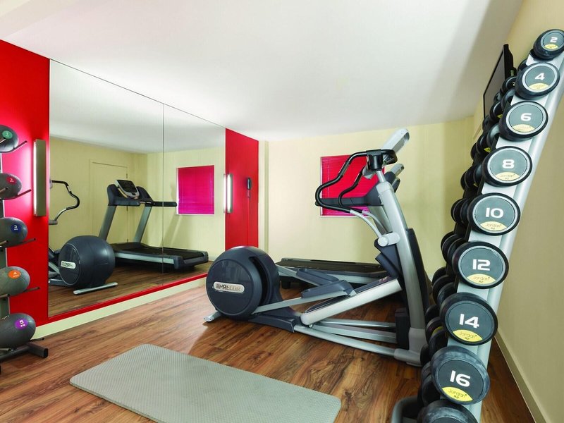 Ramada Cambridge 22 - Sports and leisure