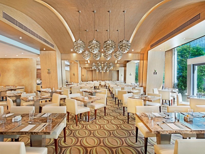 Harbour Plaza 8 Degrees 8 - Restaurant