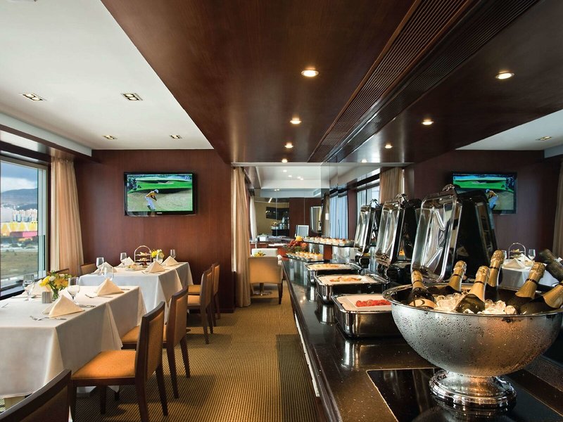 Harbour Plaza 8 Degrees 13 - Restaurant