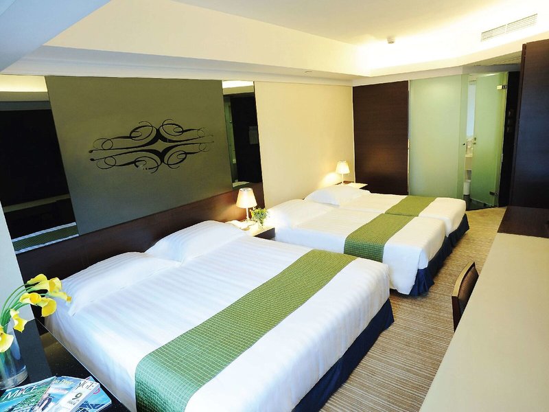 Harbour Plaza 8 Degrees 23 - Room Example