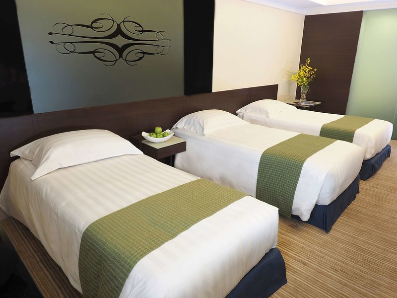 Harbour Plaza 8 Degrees 24 - Room Example