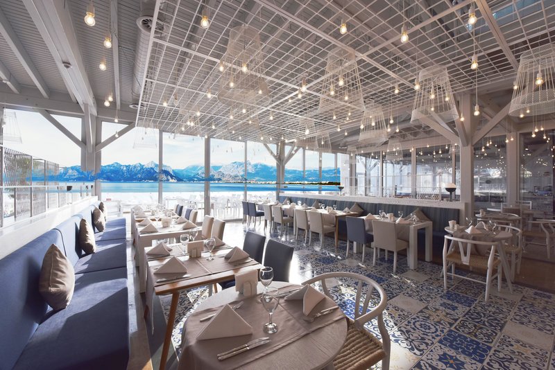 Ramada Plaza by Wyndham Antalya 8