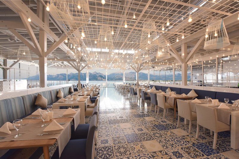 Ramada Plaza by Wyndham Antalya 9