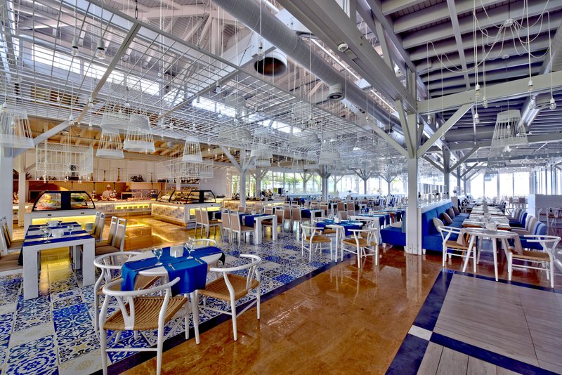Ramada Plaza by Wyndham Antalya 11