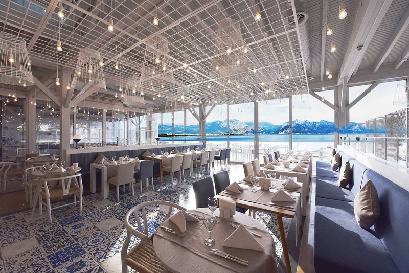 Ramada Plaza Antalya 13