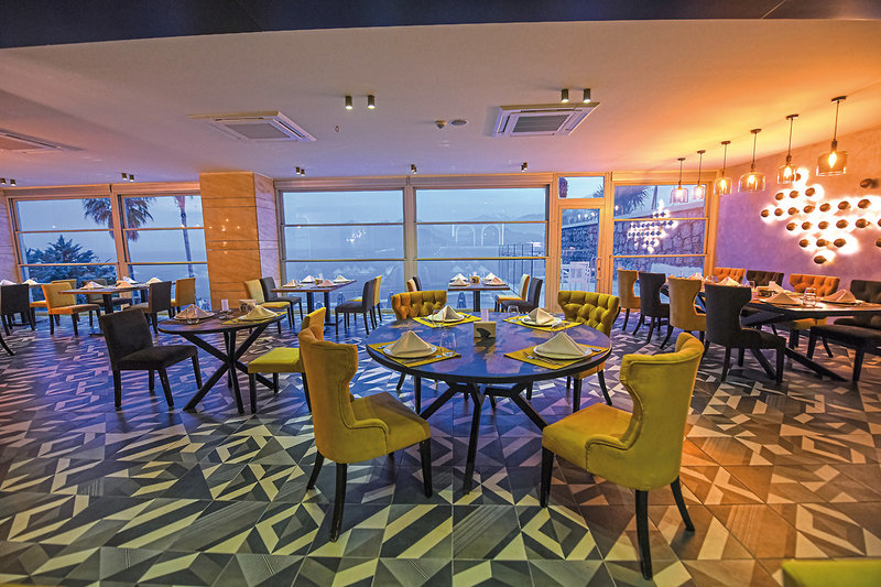 Ramada Plaza by Wyndham Antalya 9