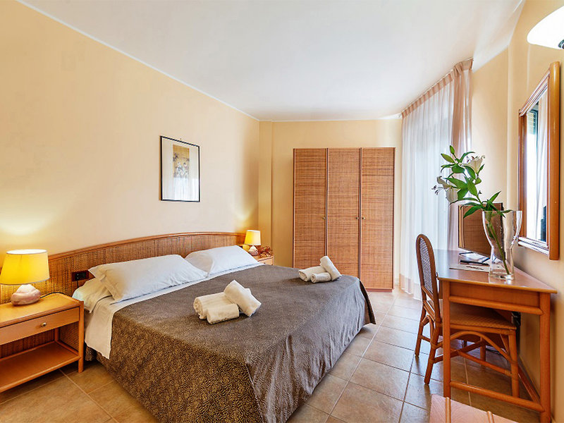 Rina Hotel 4