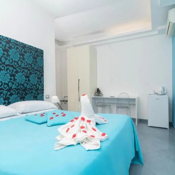 Emily Suites 24