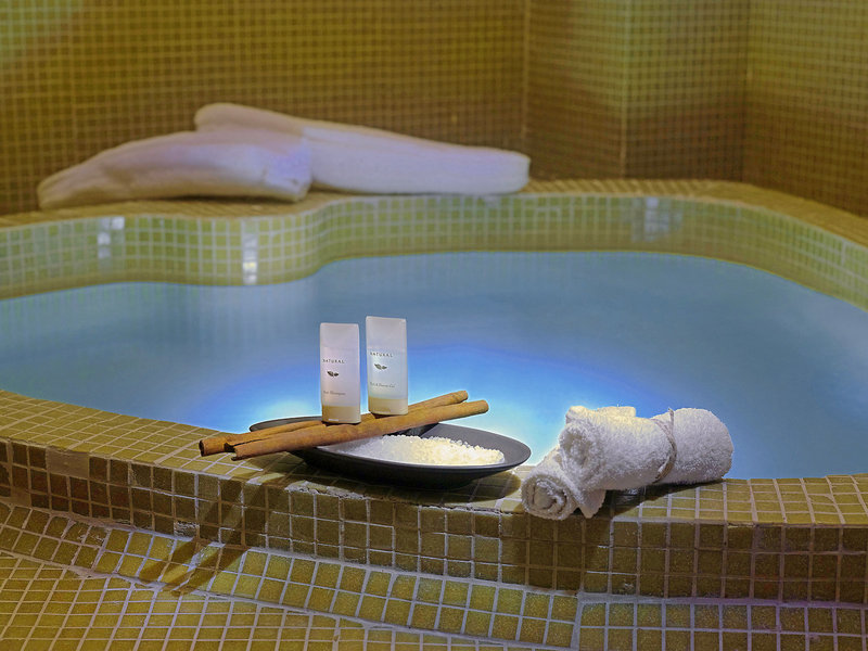 Filion Suites Resort & Spa 18
