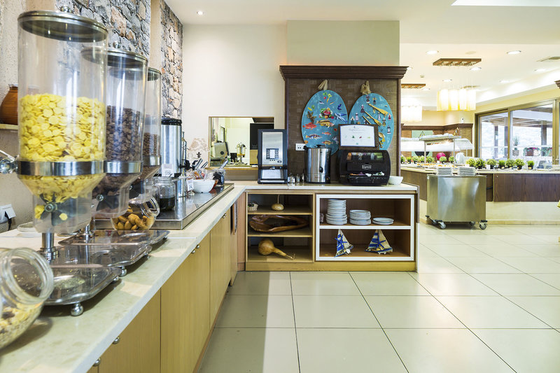 Filion Suites Resort & Spa 8
