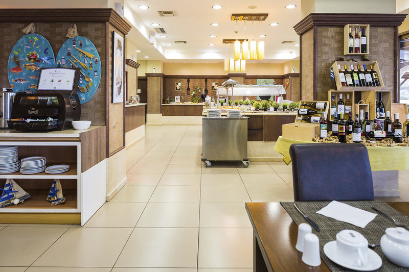 Filion Suites Resort & Spa 9