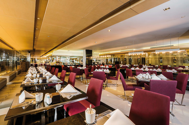 Pathumwan Princess 16