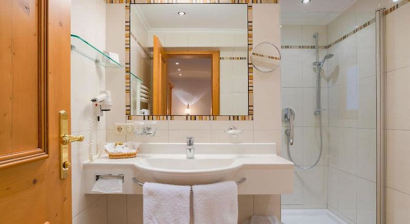 Hotel Garni Jakober 5
