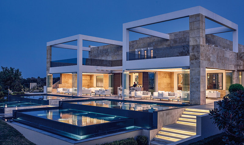 Pelagos Suites Hotel 11