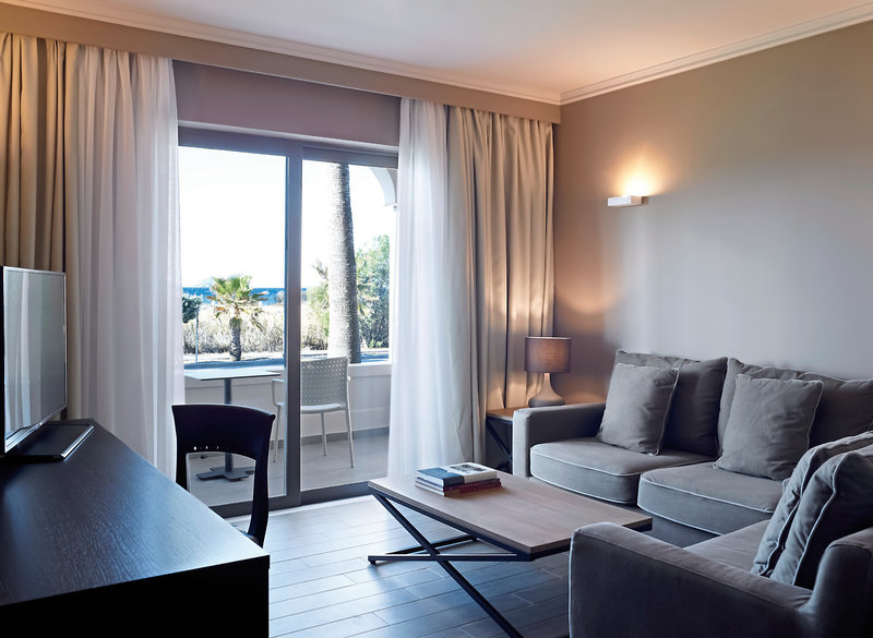 Pelagos Suites Hotel 26