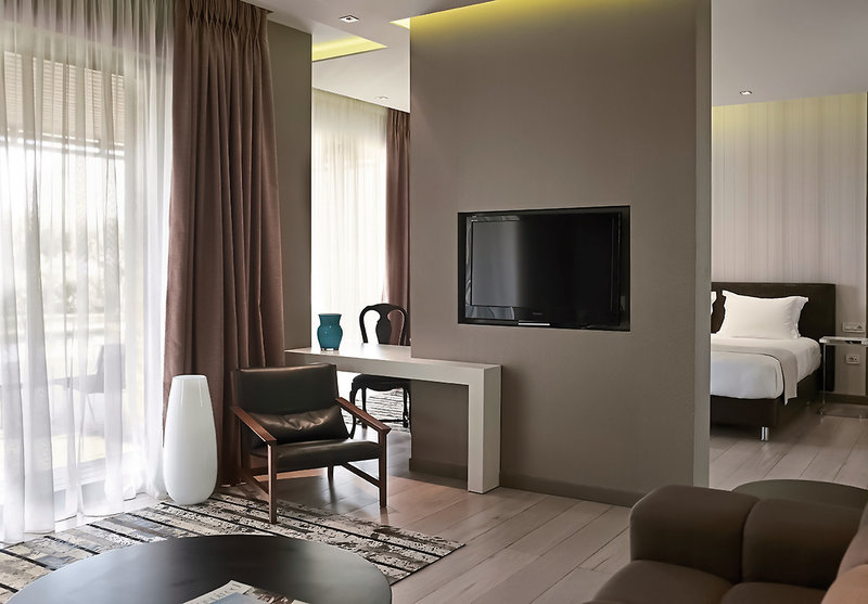 Pelagos Suites Hotel 38