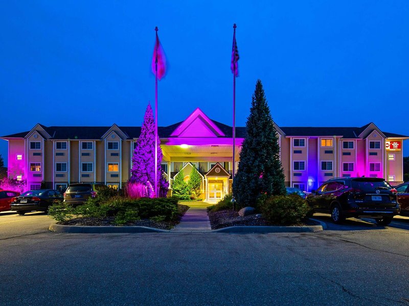 Best Western Plus Woodstock Inn & Suites