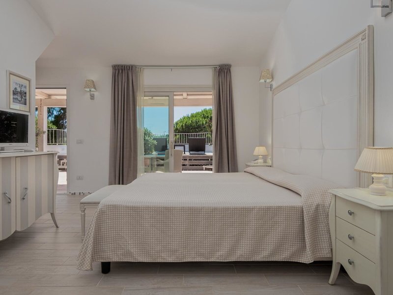 The Pelican Beach Resort & SPA 31