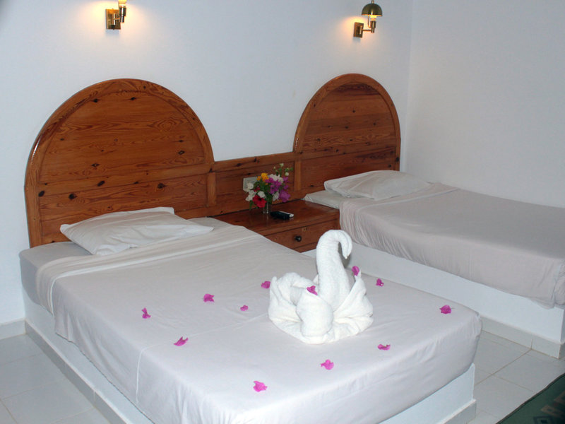 Pensee Royal Garden 16