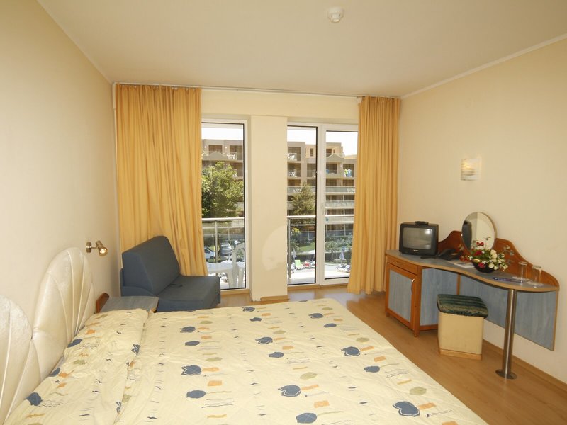 Perla Golden Sands 33