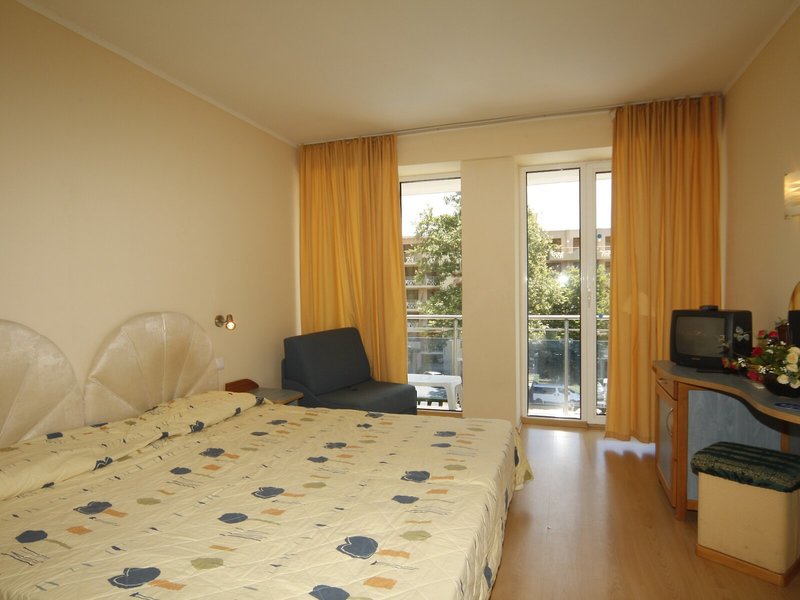 Perla Golden Sands 42