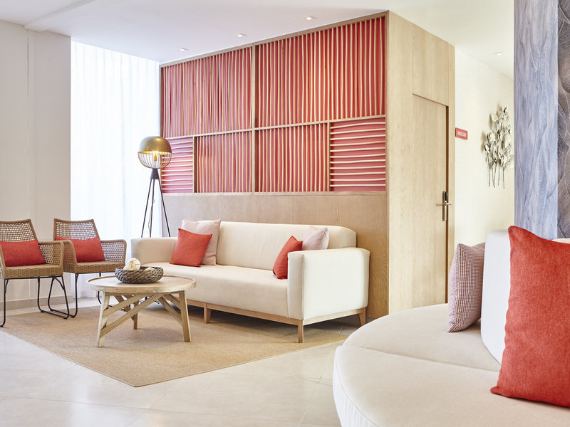 Universal Hotel Perla 16