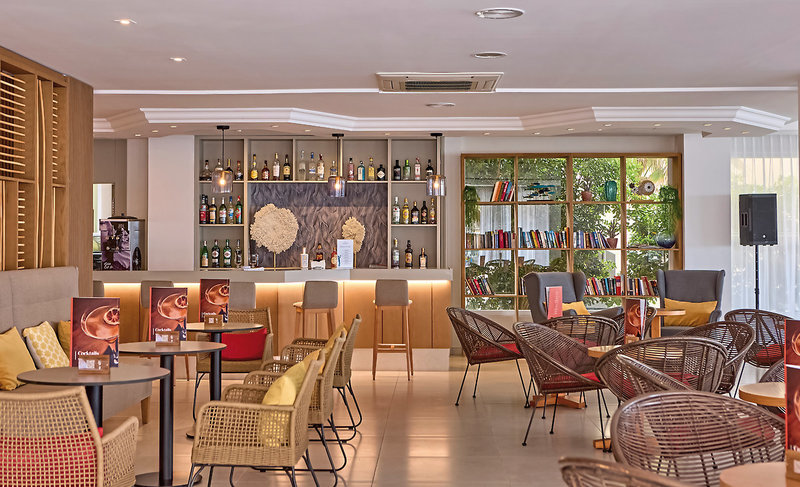 Universal Hotel Perla 10