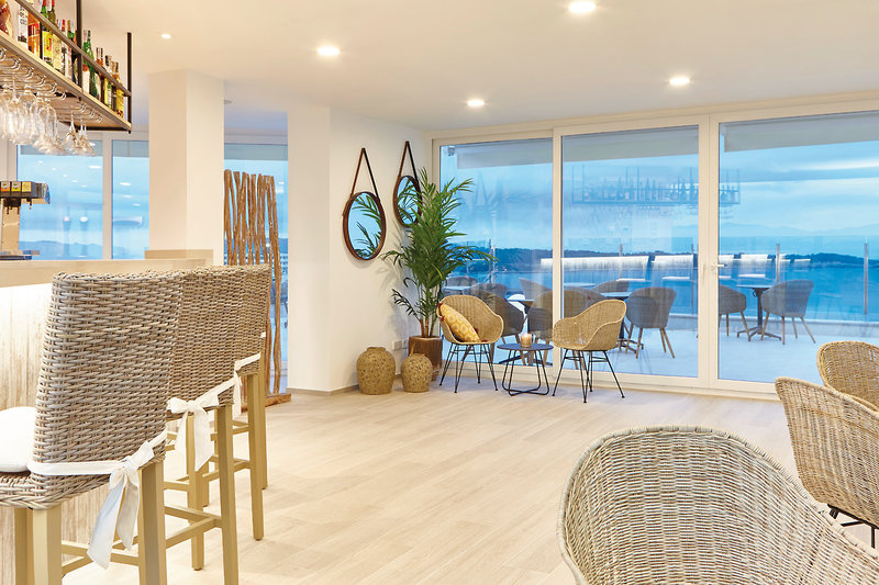 Universal Hotel Perla 12