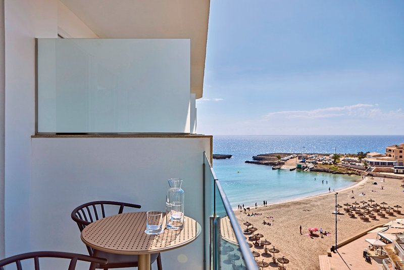 Universal Hotel Perla 8